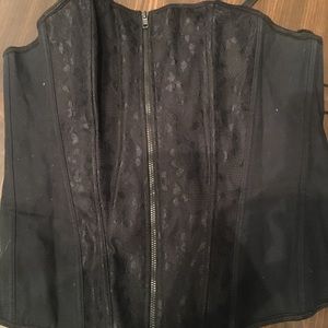 Black zip up corset